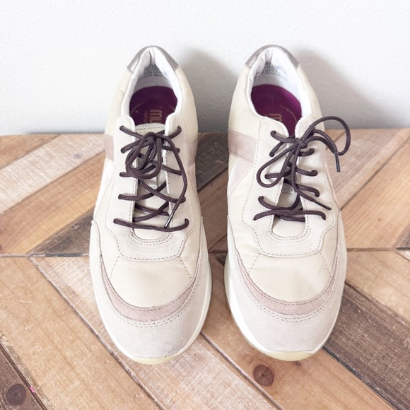 Munro Piper Sneakers - Picture 6 of 11